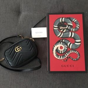 I00 authentic Gucci marmont mini